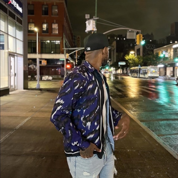 Abstract long sleeve button down - Picture 1 of 2